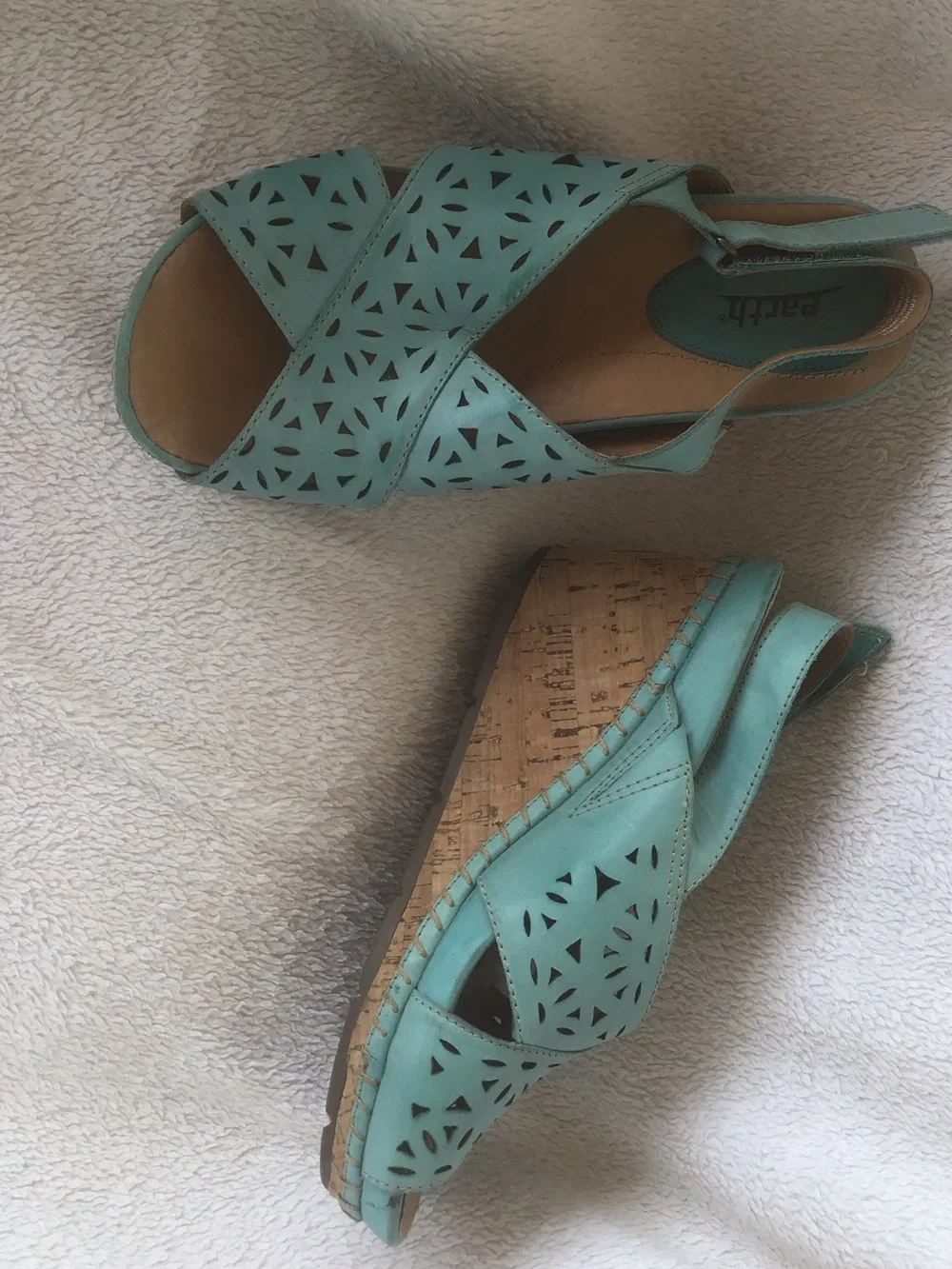 Earth Aries Turquoise sandal cork looking wedge 8.5